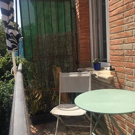 Very Apartment